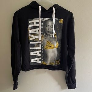 Aaliyah crop sweatshirt size small